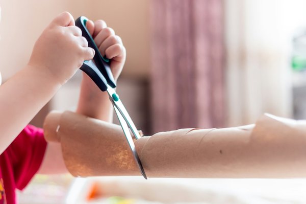 Comment marier des chaussures à paillettes avec des tenues sobres pour une soirée élégante?